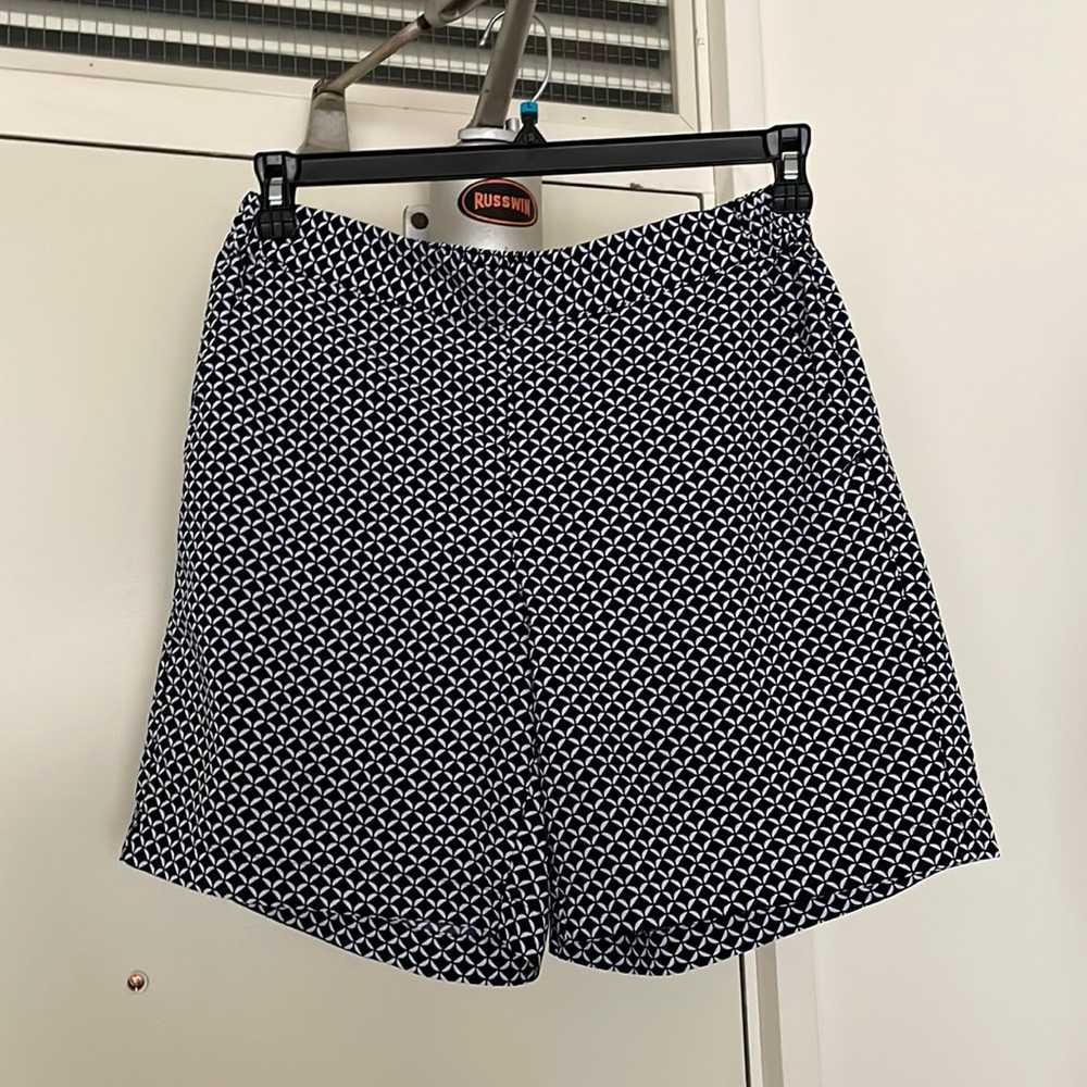 ❤️ 4 for $20 ❤️ TALBOTS Navy and White Shorts with pockets